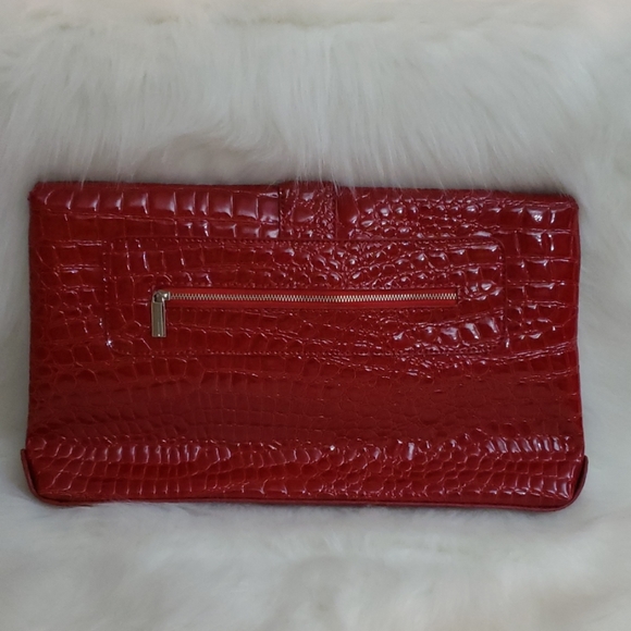 Red Patten Leather Croc Clutch Handbag - Picture 2 of 6